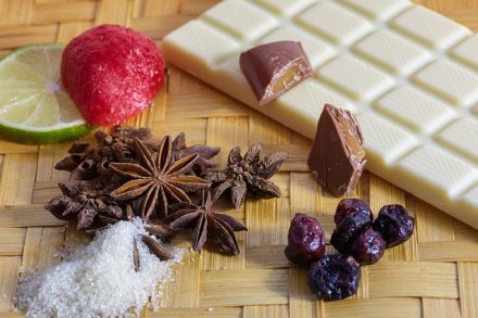 ingrédients gourmands : chocolats, anis, fraise