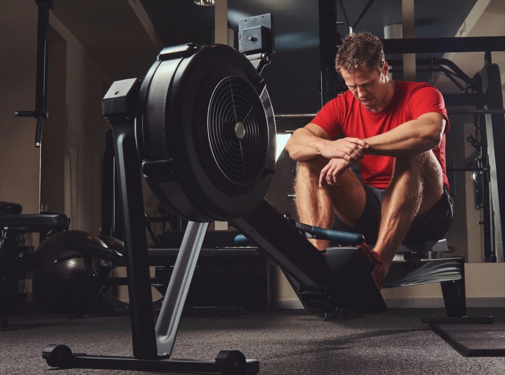 Rowing en HYROX : tous nos conseils pour dominer cette station