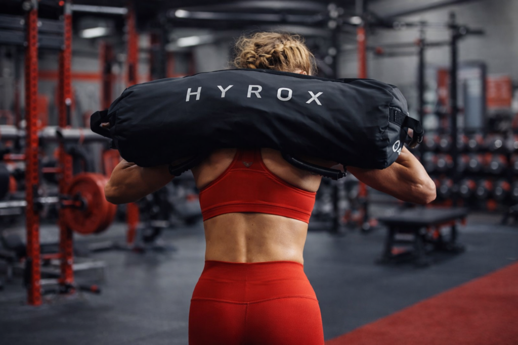 femme faisant des fentes marchées HYROX
