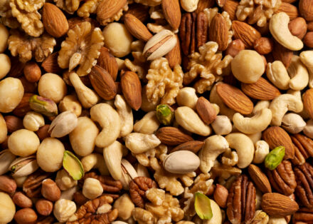 fruits à coque : amandes, pistaches, cacahuètes pour le sport