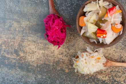 aliments fermentés sur une cuillère