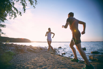deux sportifs en vacances